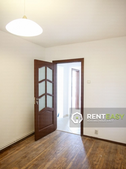 Apartament nemobilat cu 3 camere de inchiriat in Centru - Cuza Voda