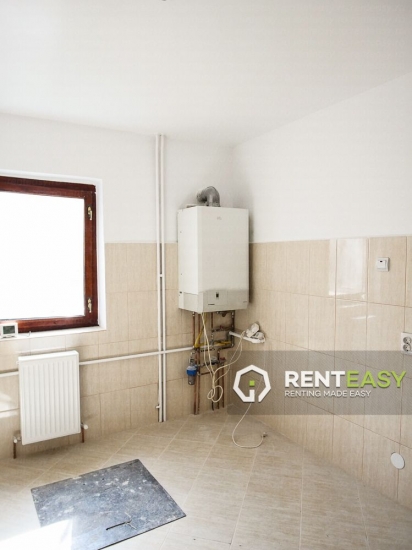 Apartament nemobilat cu 3 camere de inchiriat in Centru - Cuza Voda