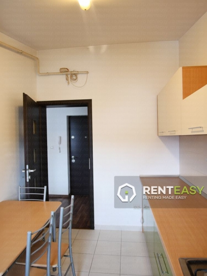 Apartament 3 camere in bloc nou Podul de Fier de inchiriat