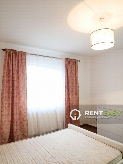 Apartament 3 camere in bloc nou Podul de Fier de inchiriat