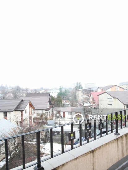 Apartament 3 camere in bloc nou Podul de Fier de inchiriat