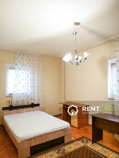 Apartament cu 2 camere de inchiriat in zona Centrala
