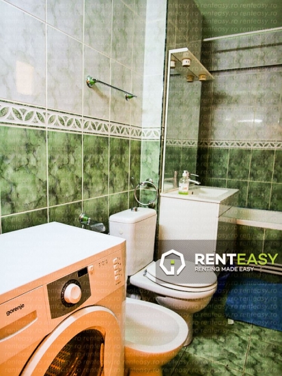 Apartament 3 camere pentru inchiriat in Centru - Moldova Center