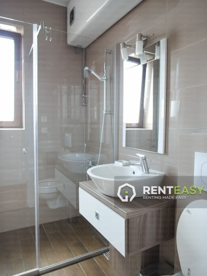Apartament cu 2 camere de inchiriat in bloc nou in zona Centrala