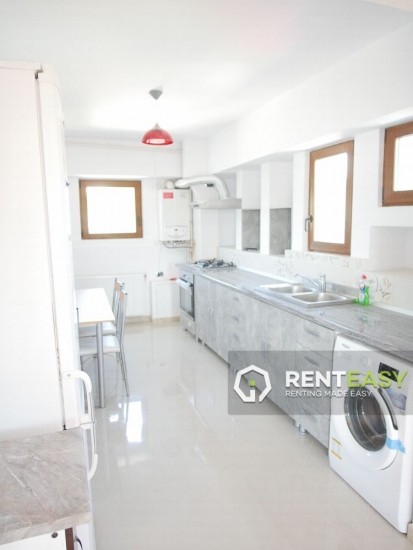 Apartament cu 4 camere de inchiriat in Pacurari