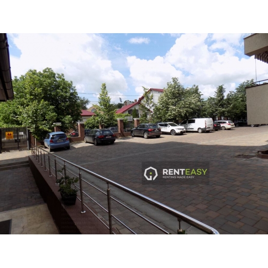 Apartament spatios cu 3 camere pentru inchiriat in Pacurari