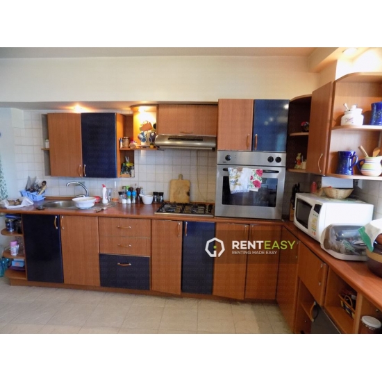 Apartament spatios cu 3 camere pentru inchiriat in Pacurari