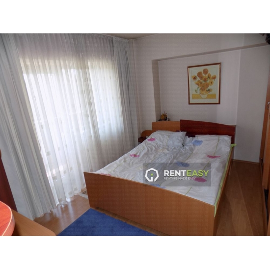 Apartament spatios cu 3 camere pentru inchiriat in Pacurari