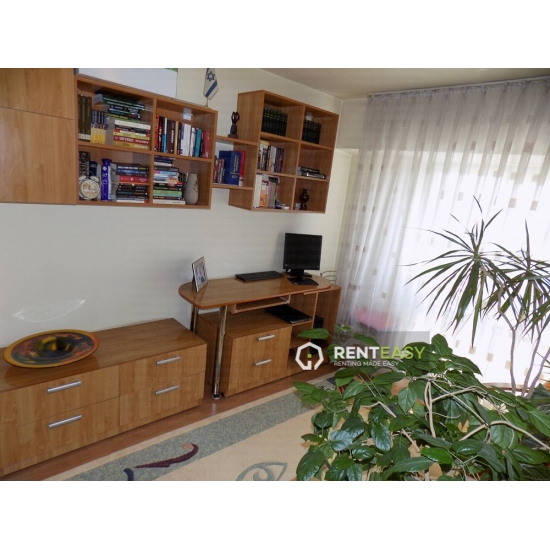 Apartament spatios cu 3 camere pentru inchiriat in Pacurari