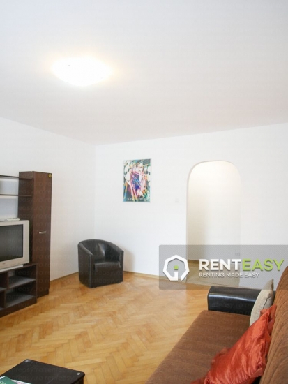 Apartament spatios cu 3 camere de inchiriat in Centru - Independentei