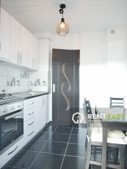 Apartament cu 3 camere de inchiriat in Centru - Pod de Fier