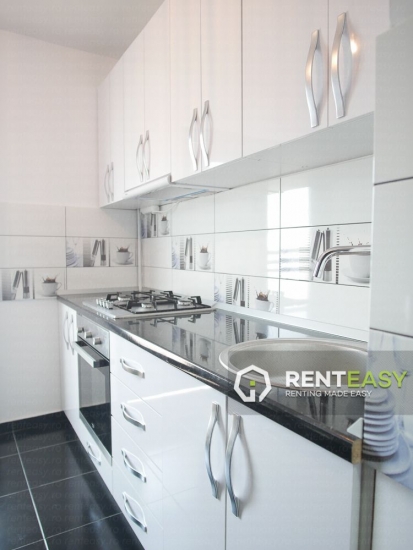 Apartament cu 3 camere de inchiriat in Centru - Pod de Fier