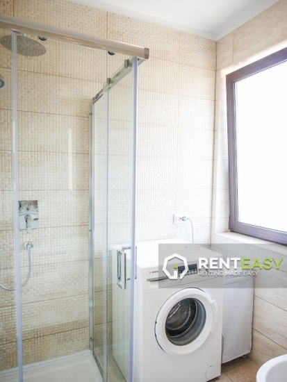 Apartament cu 2 camere de inchiriat in Podul de Fier- bloc nou