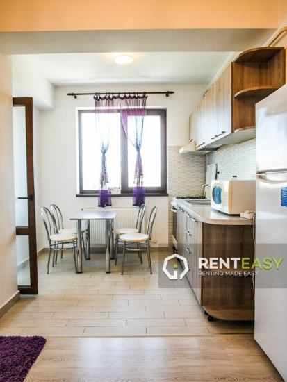 Apartament cu 3 camere de inchiriat situat in Centru langa Palas