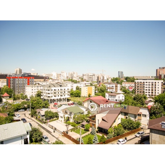 Apartament cu 3 camere de inchiriat situat in Centru langa Palas