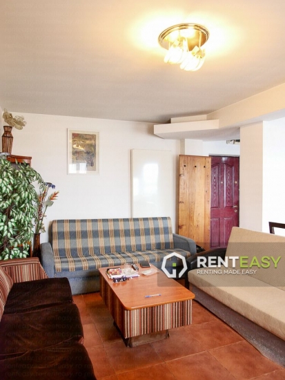 Apartament cu 4 camere decomandat langa Moldova Mall de inchiriat
