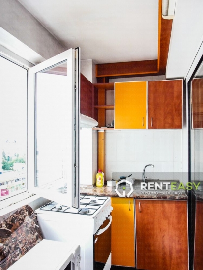 Apartament cu 4 camere decomandat langa Moldova Mall de inchiriat