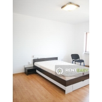 Inchiriere apartament cu 3 camere decomandat situat pe Bulevardul Independentei langa UMF