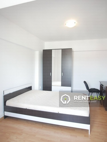 Inchiriere apartament cu 3 camere decomandat situat pe Bulevardul Independentei langa UMF