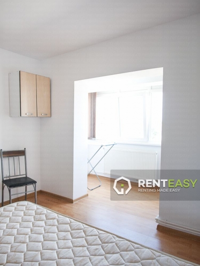Inchiriere apartament cu 3 camere decomandat situat pe Bulevardul Independentei langa UMF