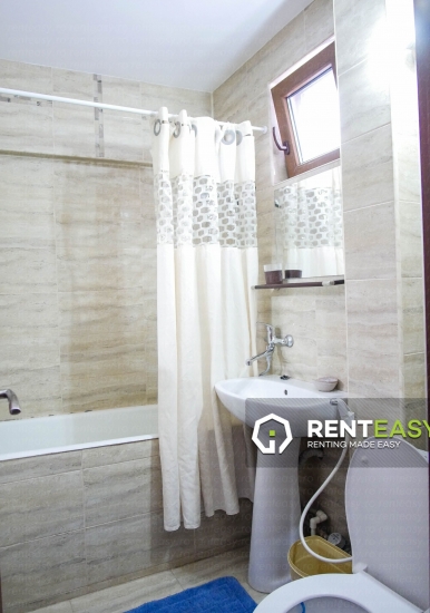 Apartament cu 3 camere de inchiriat situat in Piata Unirii