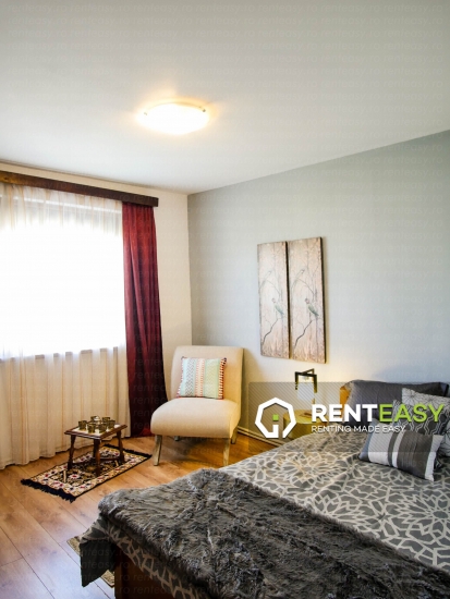 Apartament cu 3 camere de inchiriat situat in Piata Unirii