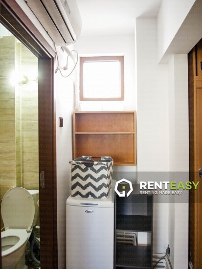 Apartament cu 3 camere de inchiriat situat in Piata Unirii