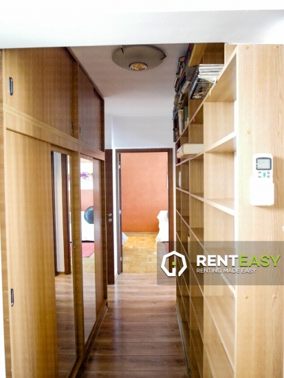 Apartament cu 3 camere de inchiriat situat in Piata Unirii