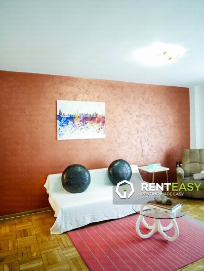 Apartament cu 3 camere de inchiriat situat in Piata Unirii