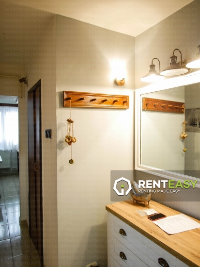 Apartament cu 3 camere de inchiriat situat in Piata Unirii