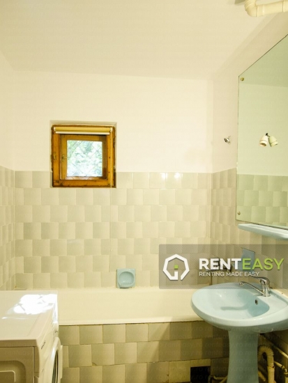 Apartament cu 3 camere de inchiriat situat in zona Targu Cucu