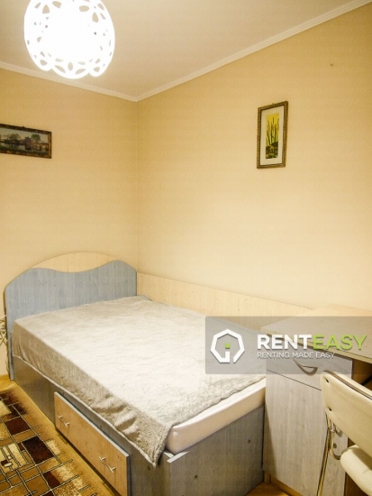 Apartament cu 3 camere de inchiriat situat in zona Targu Cucu