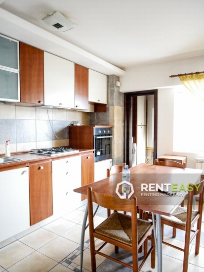 Apartament cu 4 camere de inchiriat situat in Centru - UMF