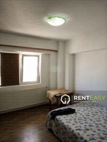 Apartament cu 3 camere4 de inchiriat in zona Moldova Mall