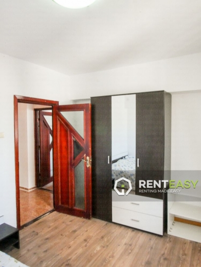 Apartament cu 3 camere de inchiriat in zona Moldova Mall