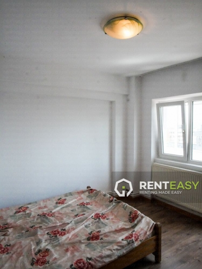 Apartament cu 3 camere de inchiriat in zona Moldova Mall