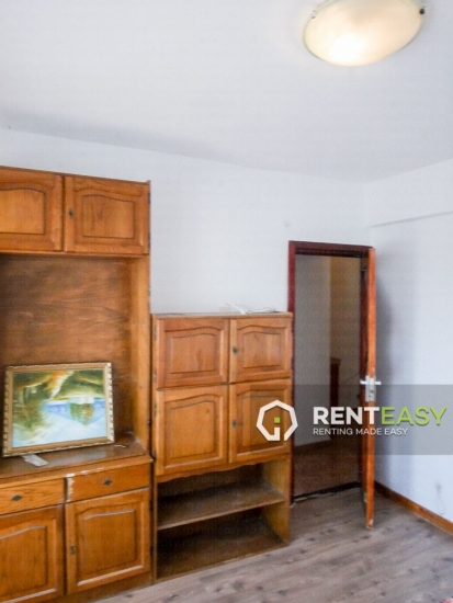 Apartament cu 3 camere de inchiriat in zona Moldova Mall