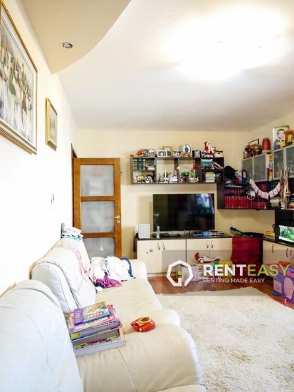 Apartament cu 4 camere de inchiriat pe Sf. Lazar