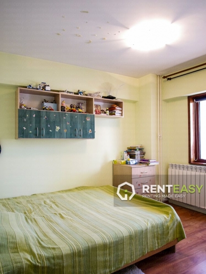 Apartament cu 4 camere de inchiriat pe Sf. Lazar