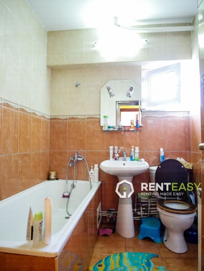 Apartament cu 4 camere de inchiriat pe Sf. Lazar