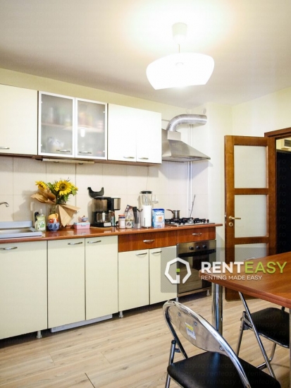 Apartament cu 4 camere de inchiriat pe Sf. Lazar