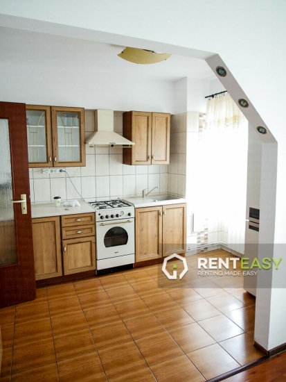 Apartament cu 2 camere de inchiriat situat in zona Podul de Fier