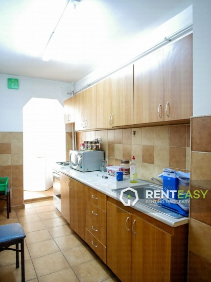 Apartament cu 3 camere de inchiriat situat in zona UMF - Independentei