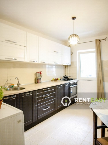 Apartament cu 3 camere decomandat de inchiriat in zona Targu Cucu