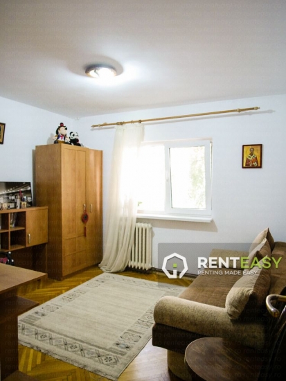 Apartament cu 3 camere decomandat de inchiriat in zona Targu Cucu