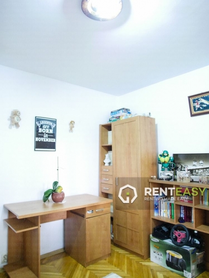 Apartament cu 3 camere decomandat de inchiriat in zona Targu Cucu