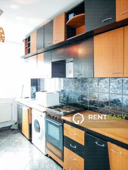 Apartament cu 3 camere de inchiriat situat in zona Hala Centrala