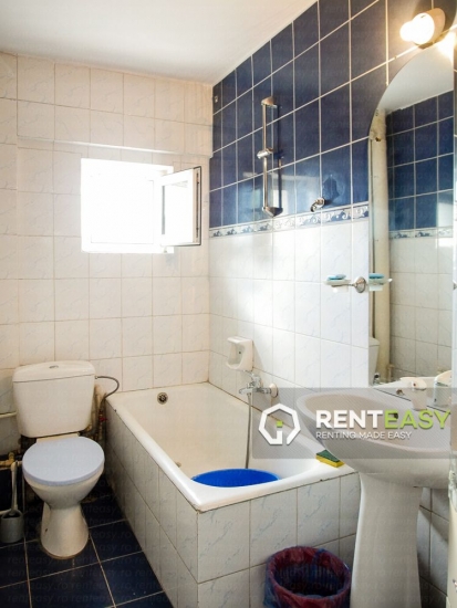 Apartament cu 3 camere de inchiriat situat in zona Hala Centrala