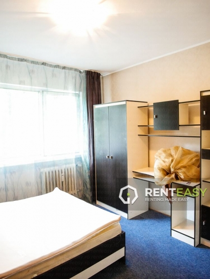 Apartament cu 4 camere de inchiriat situat in zona Podu Ros