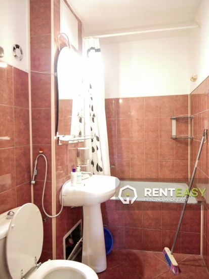 Apartament cu 3 camere pentru inchiriat in zona Moldova Mall